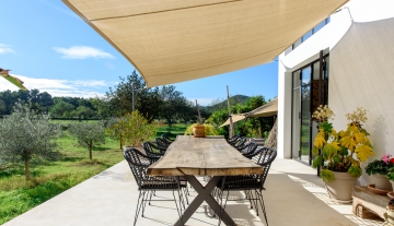 Resa Estates Ibiza te koop sale villa san augustin et table.jpg